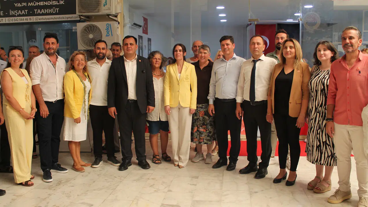 Dalaman Belediye Başkanı Sezer Durmuş CHP’den istifa etti: Meclis üyeleri ile beraber YENİ Parti’ye geçti
