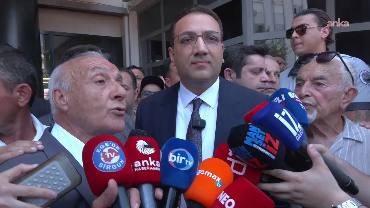 Görevine iade edilen Balçova Belediye Başkanı Onur Yiğit, mesaisine başladı: ‘Siyasi olarak daha da hırslandım’